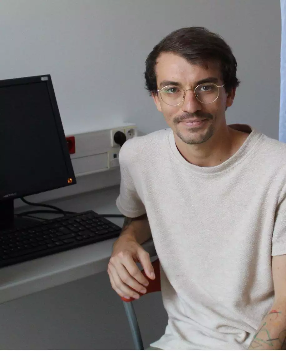 Photo du médiateur numérique Eliott Pesnel